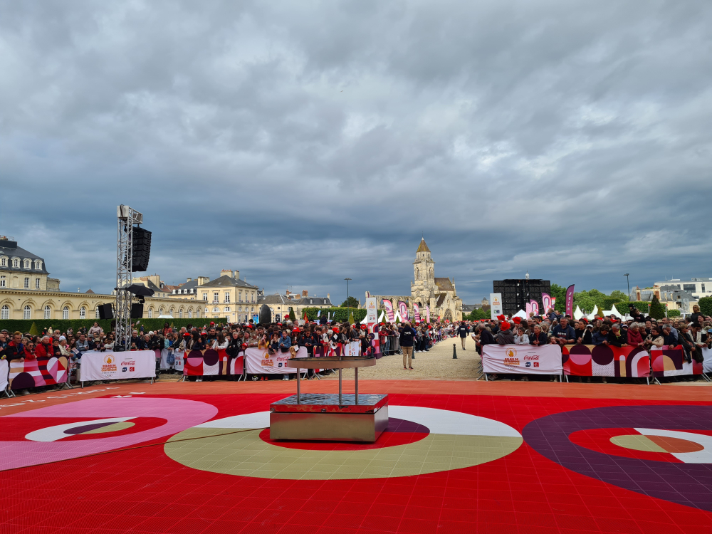 Le chaudron olympique à Caen.