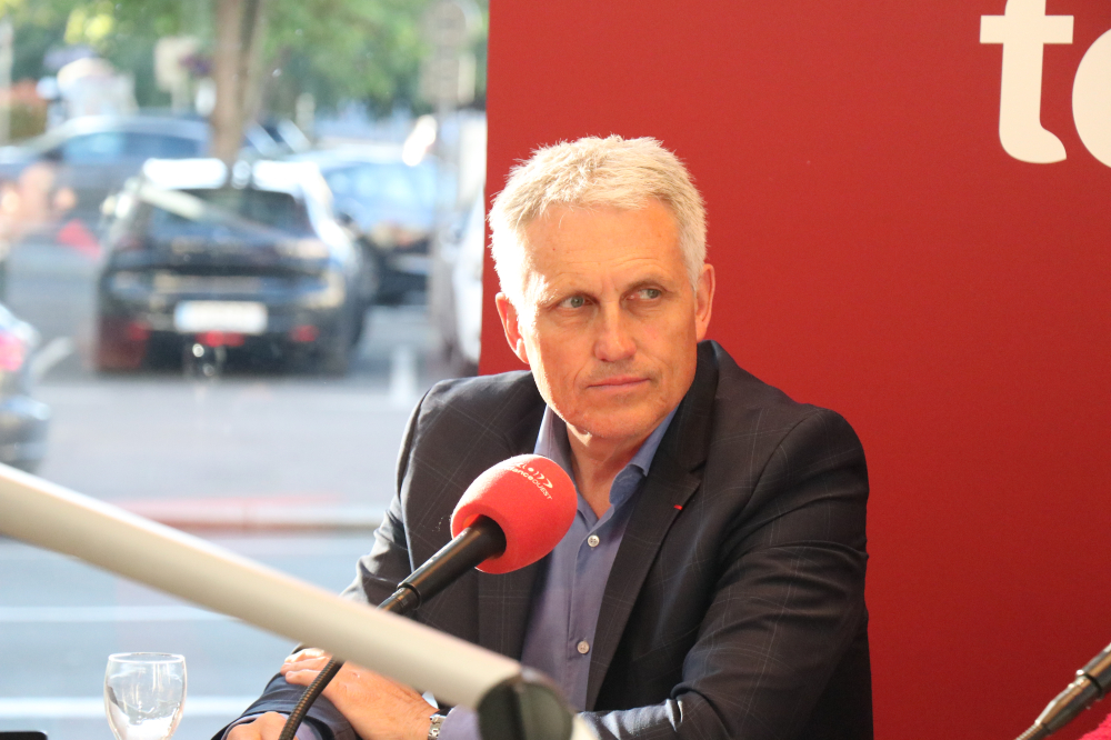 Joël Bruneau, le maire de Caen, soutient de François-Xavier Bellamy (LR).