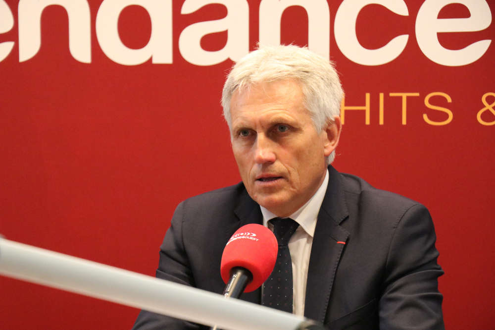 Joël Bruneau,  maire de Caen et candidat en tête de la 1 circonscription (DVD).