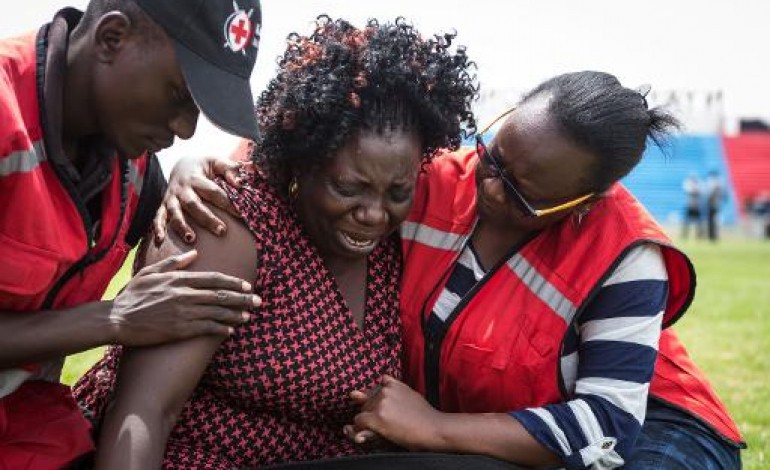 Nairobi (AFP). Kenya: Pâques sous le signe du deuil, un assaillant de l'université identifié
