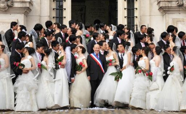 Tours (AFP). Mariages chinois: l'ex-maire de Tours, a disparu en laissant une lettre d'adieu