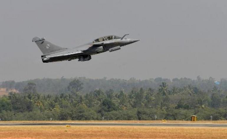 Paris (AFP). Accord surprise pour la vente de 36 avions de chasse français Rafale à l'Inde 