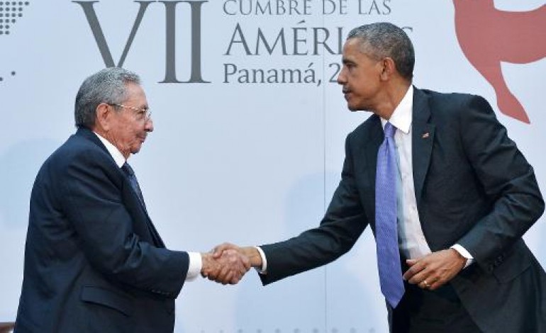 Panama (AFP). Face à face, Obama et Castro tournent la page de la Guerre froide au Panama
