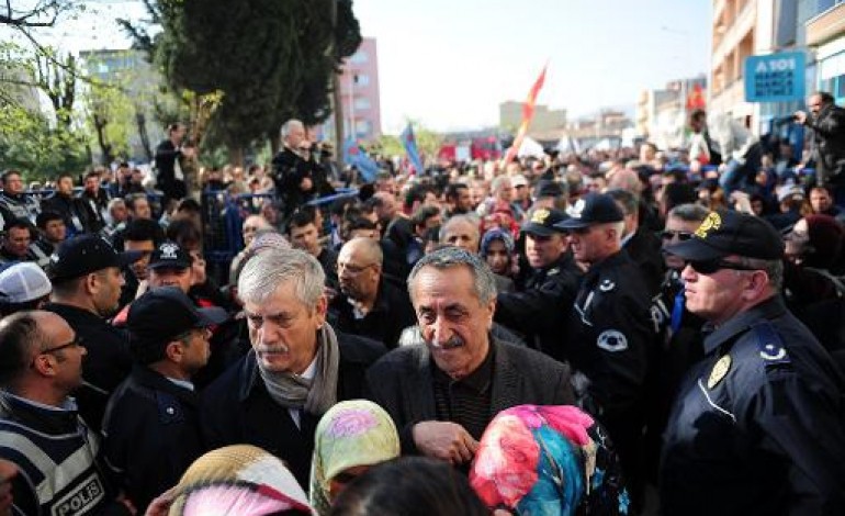 Akhisar (Turquie) (AFP). La justice turque ouvre le procès de la catastrophe minière de Soma