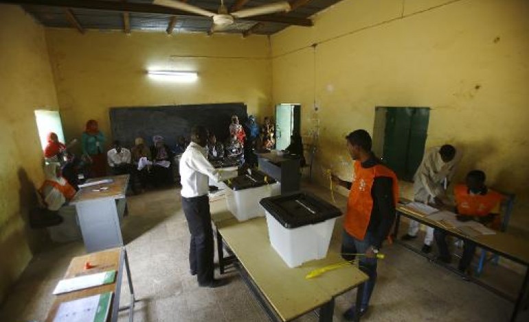Khartoum (AFP). Le Soudan vote, Béchir assuré d'être réélu président