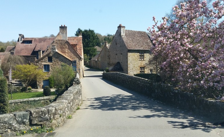 Saint-Céneri-le-Gérei dans "Le village préféré des français"