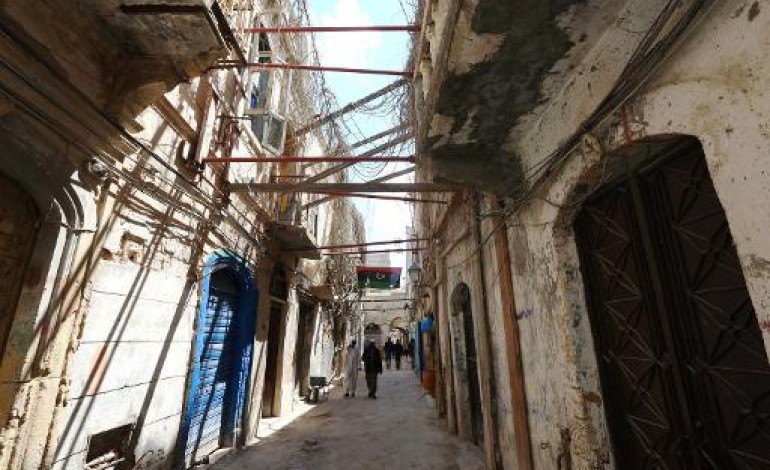 Tripoli (AFP). Le vieux Tripoli ne veut pas mourir malgré la guerre