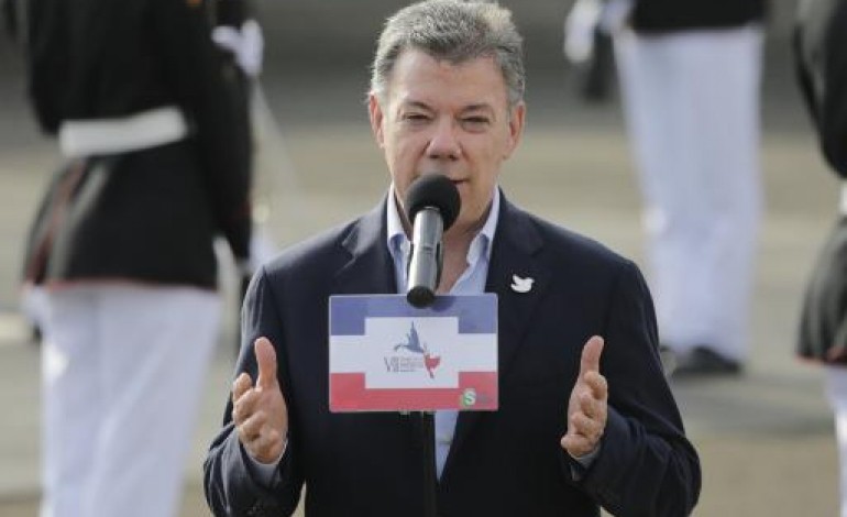 Bogota (AFP). Colombie: le président Santos reprend les bombardements contre les Farc