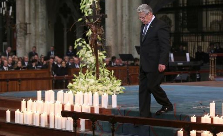 Cologne (Allemagne) (AFP). Crash A320: l'Allemagne encore sous le choc rend hommage aux victimes