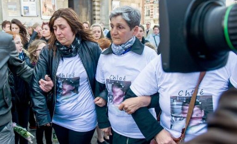 Calais (AFP). Chloé: chagrin, colère et haine lors d'une seconde marche blanche