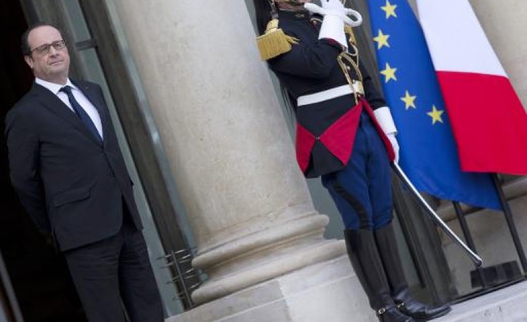 Paris (AFP). Hollande invité de Canal +, après trois années au pouvoir