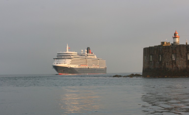 Le Queen Elizabeth à Cherbourg en 2016