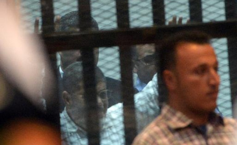 Le Caire (AFP). Egypte: l'ex-président Morsi échappe à la peine de mort dans un premier procès