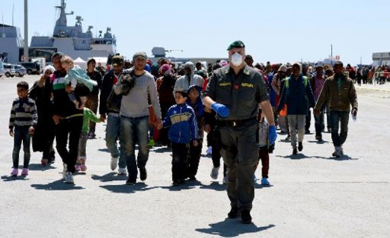 Bruxelles (AFP). L'UE prête à lancer une opération militaire pour mettre fin au drame des migrants