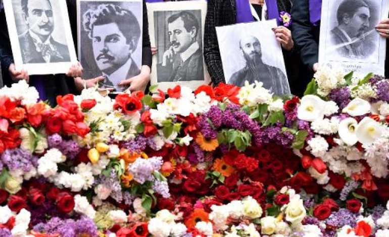 Erevan (AFP). Des centaines de milliers d'Arméniens commémorent le génocide de 1915