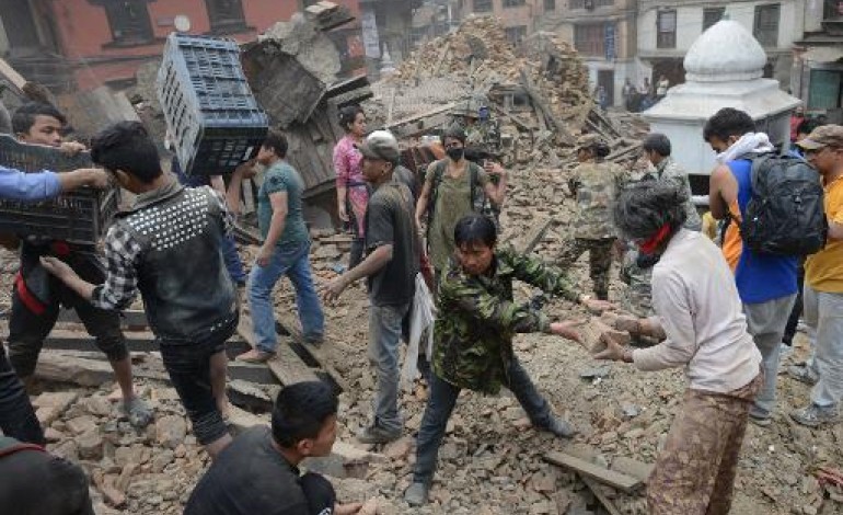 Katmandou (AFP). Népal: près de 1.200 morts dans un puissant séisme de magnitude 7,8