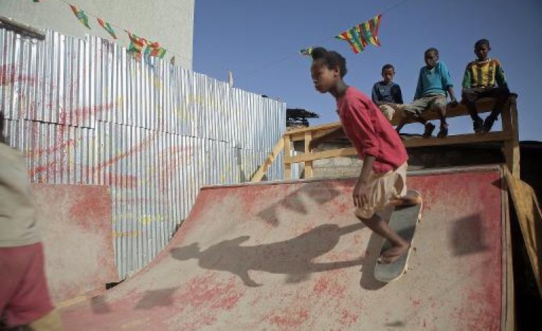 Addis Abeba (AFP). Ethiopie: le skate investit peu à peu les rues défoncées d'Addis Abeba