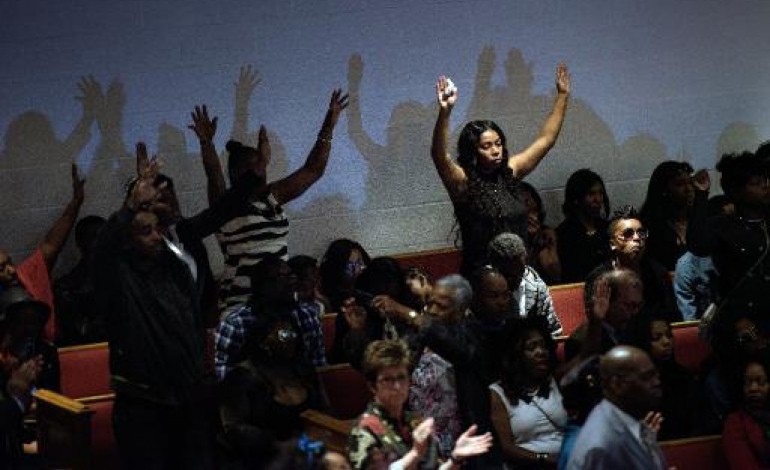 Baltimore (Etats-Unis) (AFP). Baltimore: nouveaux affrontements après les funérailles d'un jeune Noir