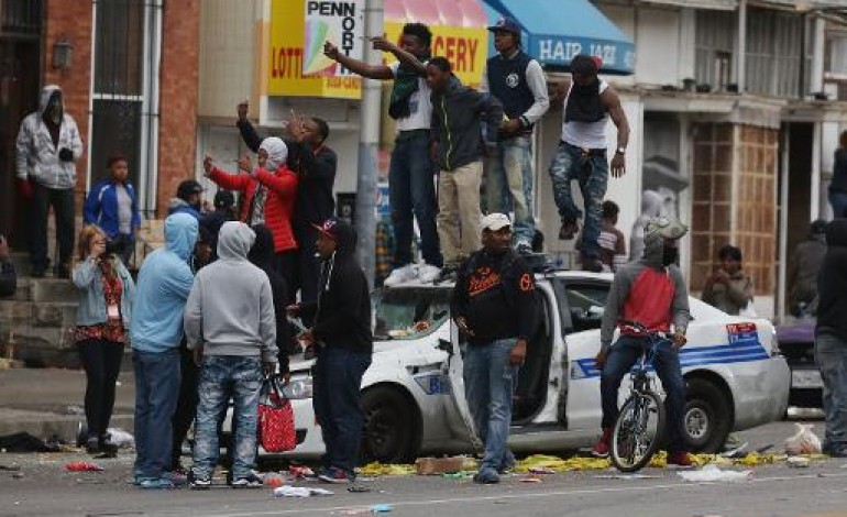 Baltimore (Etats-Unis) (AFP). Baltimore: violentes émeutes après les funérailles d'un jeune Noir  