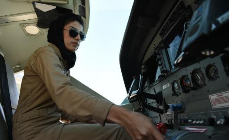 Kaboul (AFP). Top Gun Afghane, la première femme pilote qui vole au dessus des préjugés