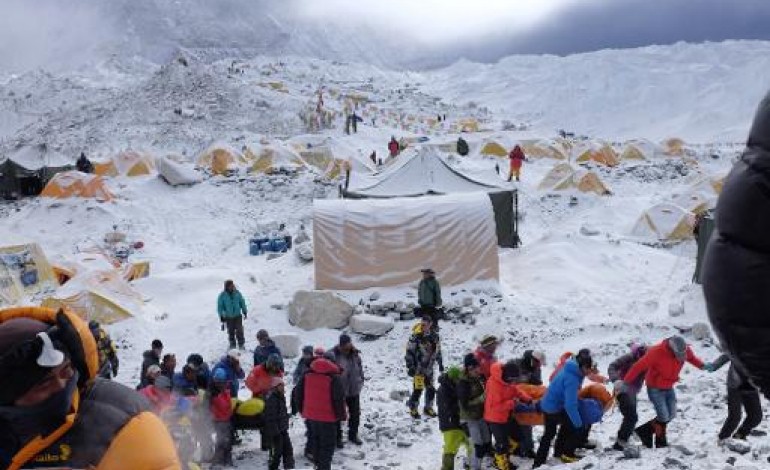 Katmandou (AFP). Les expéditions sur l'Everest pourront reprendre d'ici la semaine prochaine