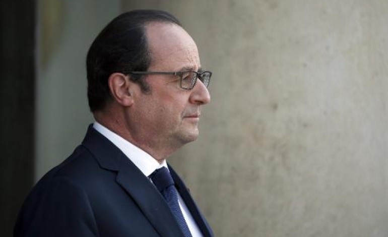 Brest (AFP). Centrafrique: Hollande sera implacable si certains militaires se sont mal comportés