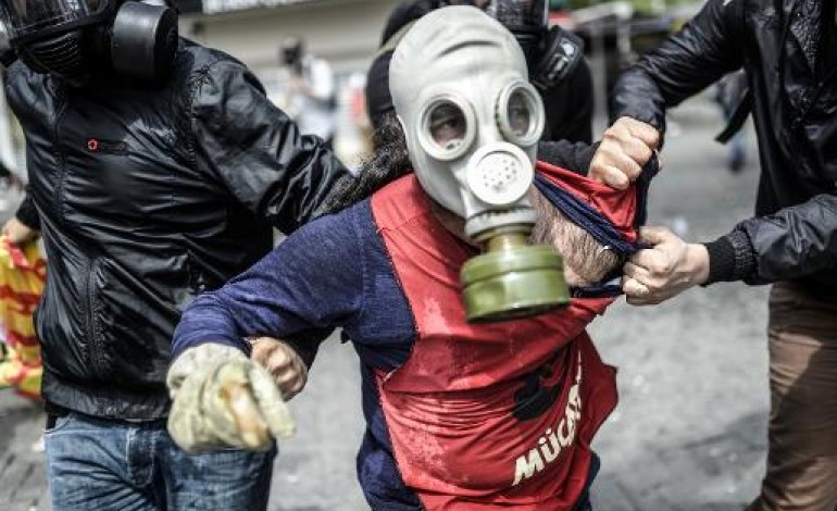Istanbul (AFP). Turquie: la police disperse les manifestants autour de la place Taksim à Istanbul