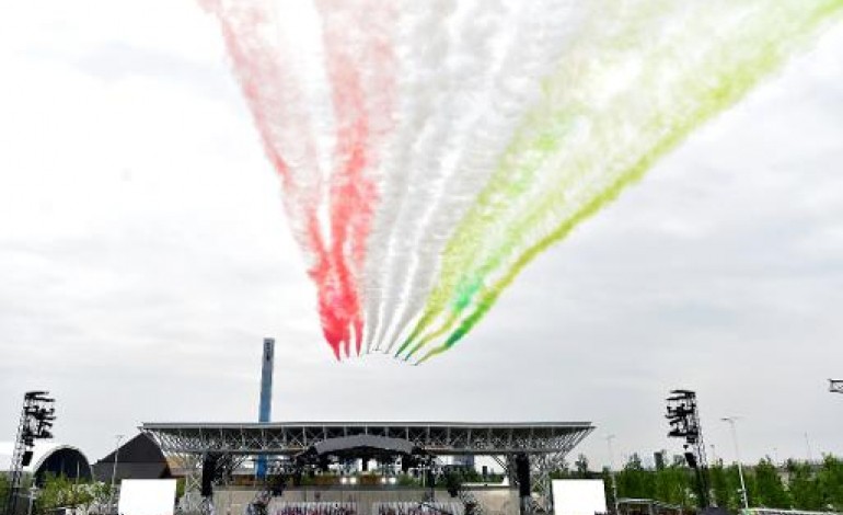 Milan (AFP). Premiers visiteurs pour l'Expo de Milan, violences des opposants dans la rue