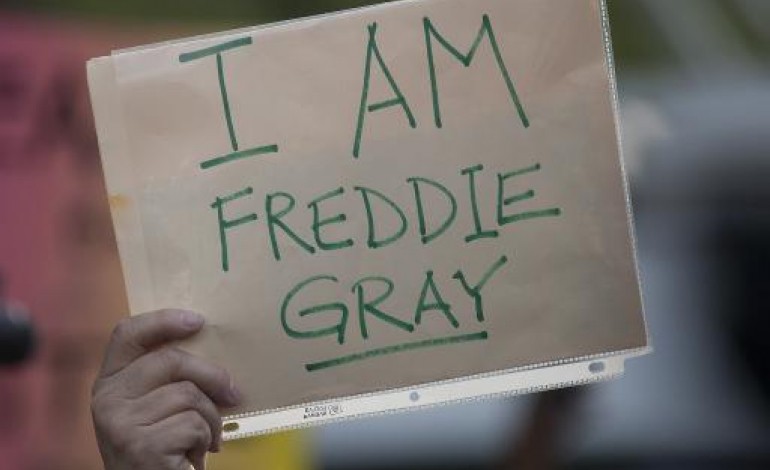 Baltimore (Etats-Unis) (AFP). Six policiers de Baltimore poursuivis après l'homicide de Freddie Gray