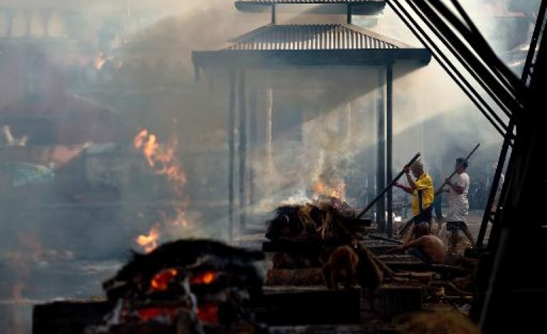 Katmandou (AFP). Népal: plus aucune chance de retrouver des survivants, 6.621 morts