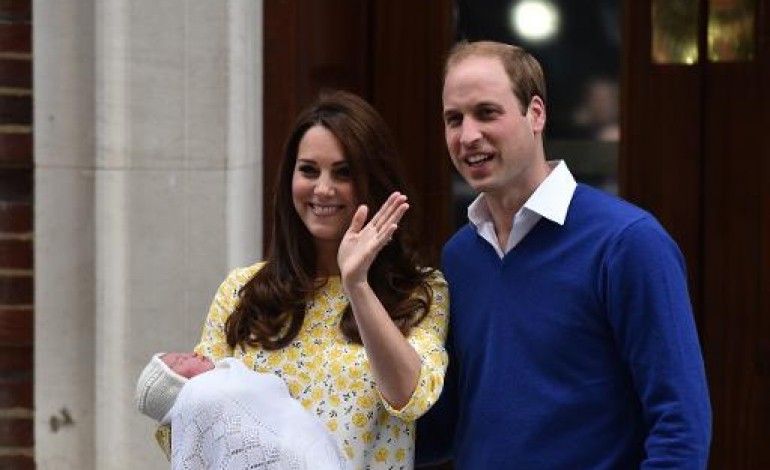Londres (AFP). C'est une fille!: Kate et William présentent leur princesse 