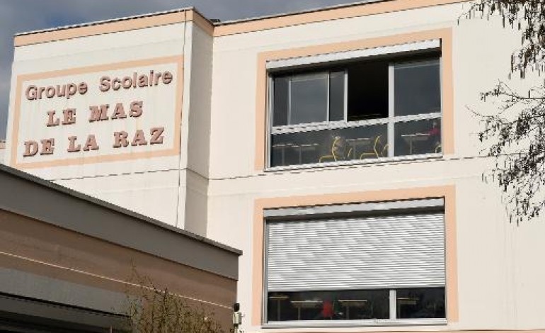 Grenoble (AFP). Le directeur d'école pédophile de Villefontaine visé par 55 signalements