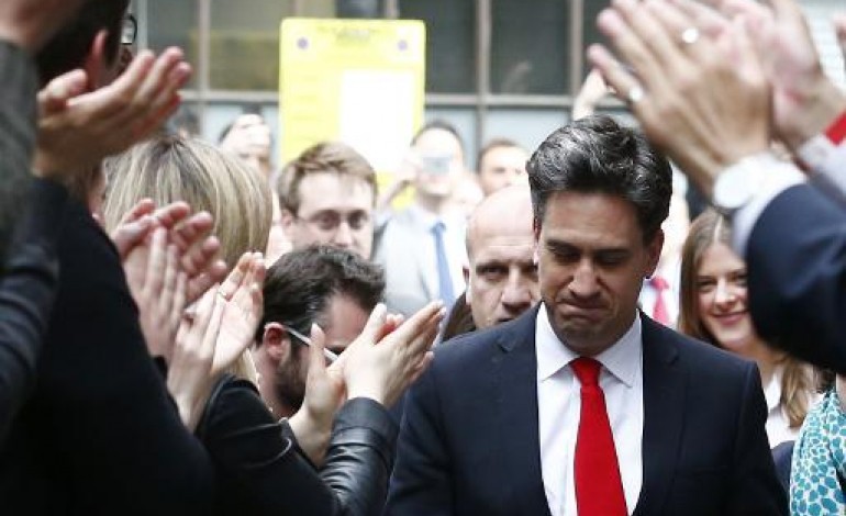 Londres (AFP). Ed Miliband poussé vers la sortie après une cuisante défaite