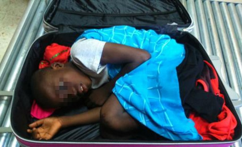 Madrid (AFP). Immigration clandestine vers l'Espagne: un enfant caché dans une valise