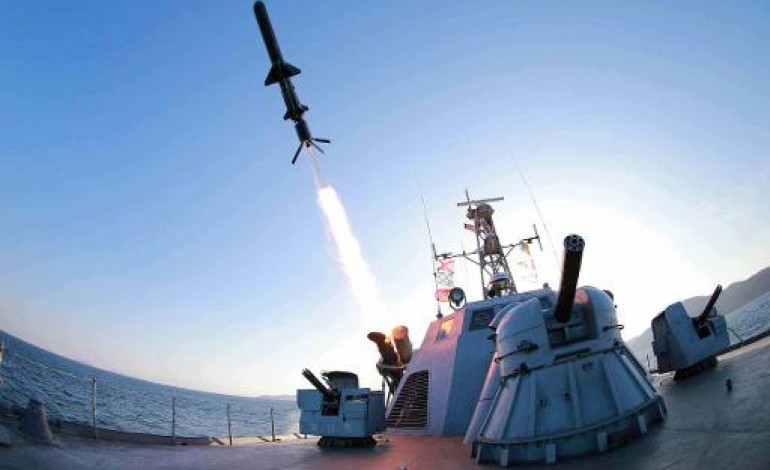 Séoul (AFP). La Corée du Nord effectue un tir d'essai d'un nouveau missile balistique sous-marin