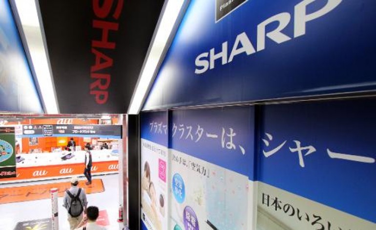 Tokyo (AFP). Le géant japonais Sharp s'effondre à la Bourse de Tokyo 
