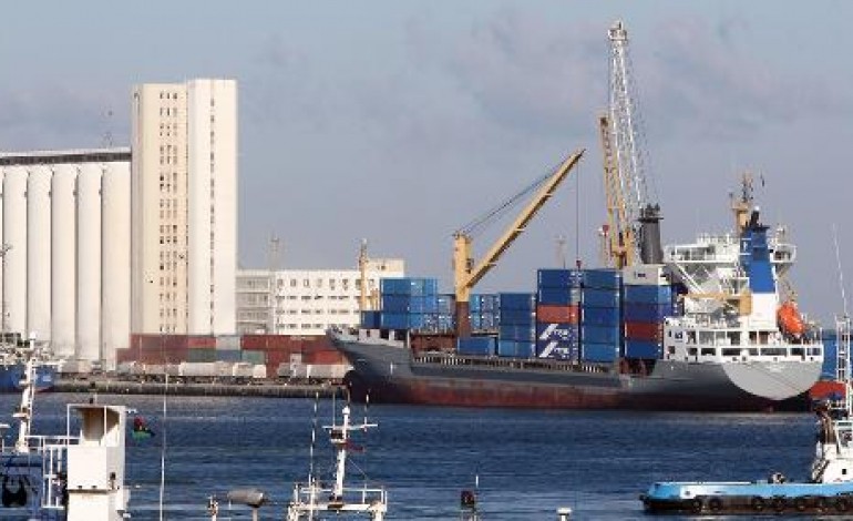 Derna (Libye) (AFP). La Libye bombarde un cargo turc, un mort selon Ankara