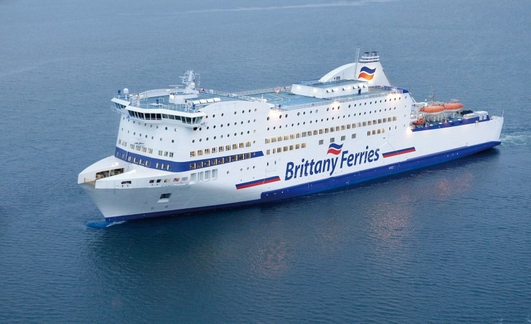  "Libération" d'un navire de la Brittany Ferries: un acte de "piraterie" pour la CGT