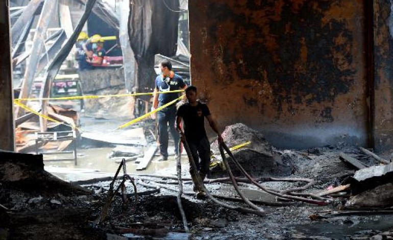 Manille (AFP). Philippines: colère des familles après l'incendie qui a fait 72 morts