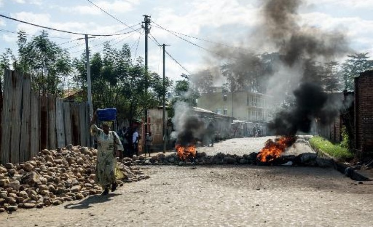 Bujumbura (Burundi) (AFP). Burundi: l'issue du coup d'Etat incertaine, des médias visés lors des affrontements