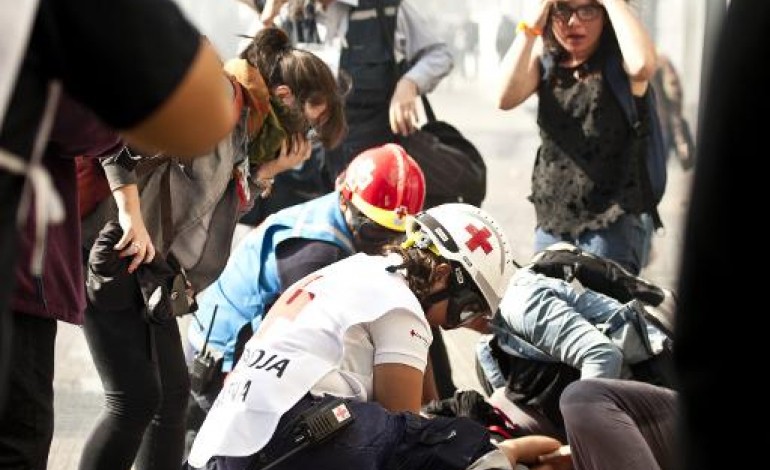 Santiago du Chili (AFP). Chili: une manifestation d'étudiants dégénère, deux morts à Valparaiso