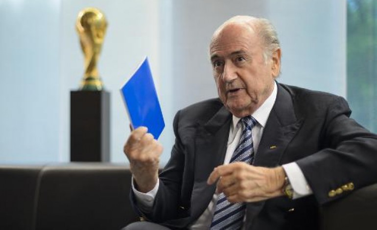 Zurich (Suisse) (AFP). Fifa: Blatter reprend le contrôle du jeu juste avant l'élection