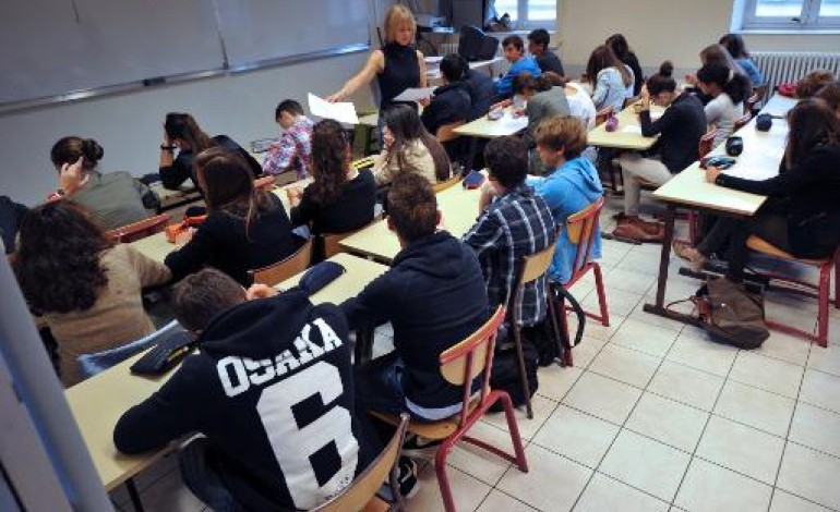 Paris (AFP). Maths: le niveau des collégiens français a reculé 