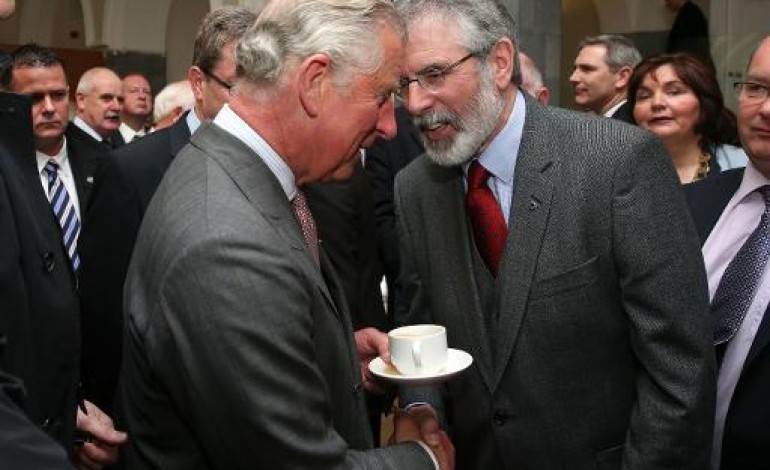 Galway (Irlande) (AFP). Irlande: rencontre historique du prince Charles et de Gerry Adams