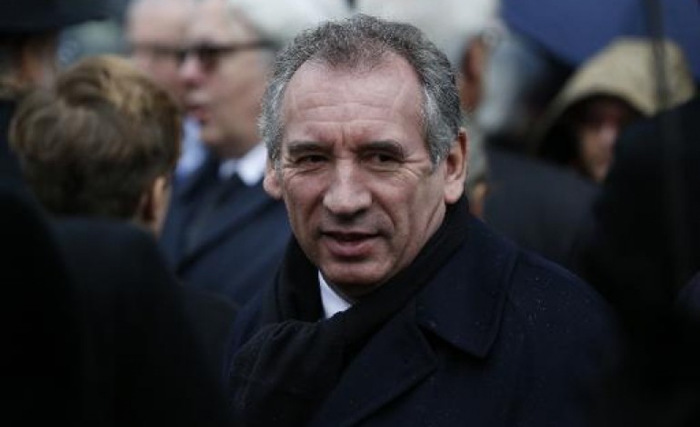Paris (AFP). Réforme du collège publiée au JO: Bayrou appelle à une manifestation nationale 
