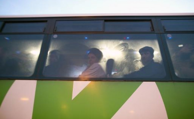 Jérusalem (AFP). Des Palestiniens interdits de circuler dans des autobus avec des Israéliens 