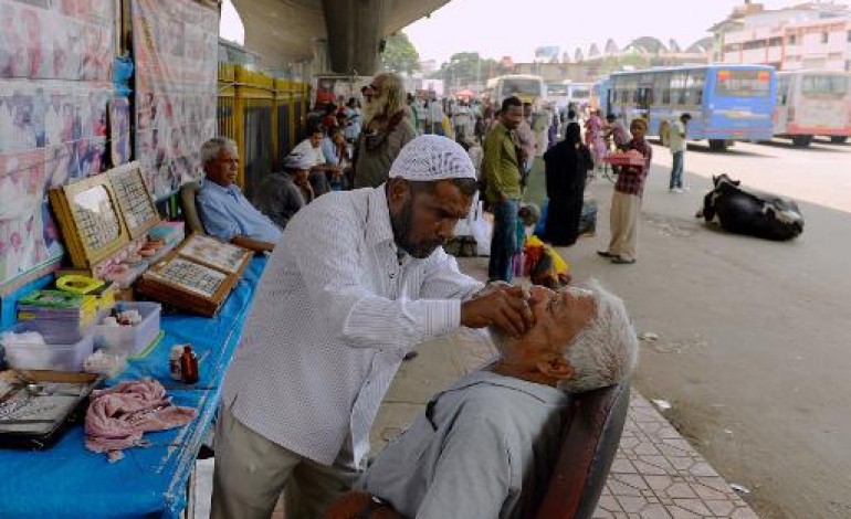 Bangalore (Inde) (AFP). En Inde, les dentistes de rue pallient l'absence de services aux plus pauvres