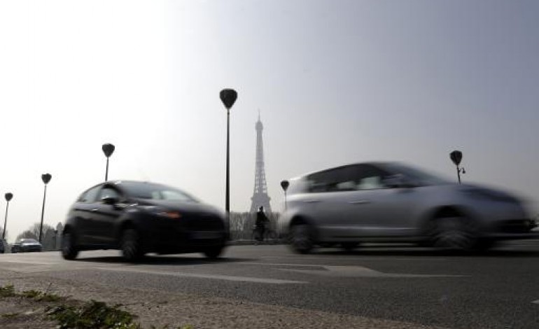 Paris (AFP). Paris: vers une vitesse limitée à 30 km/h fin 2015 dans le centre et l'est