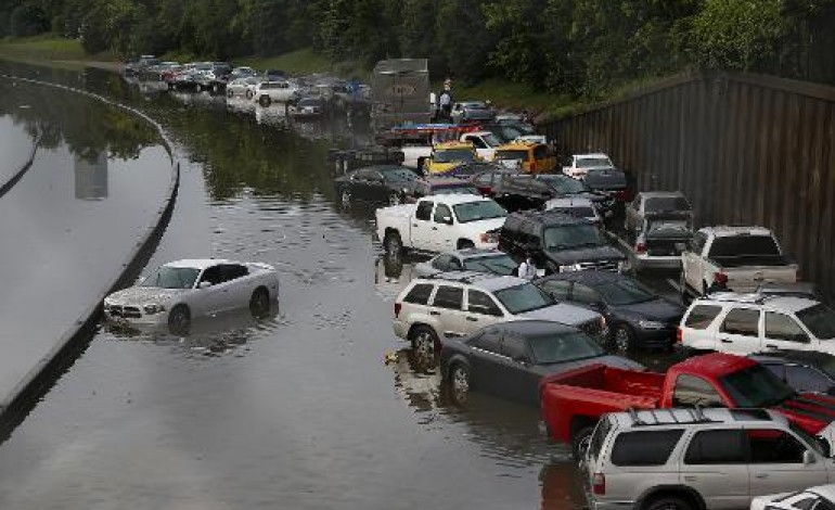 Houston (Etats-Unis) (AFP). Etats-Unis/Mexique: une vingtaine de morts après des pluies torrentielles