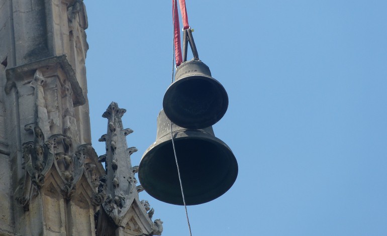  Les cloches du carillon de la cathédrale de Rouen partent à Annecy
